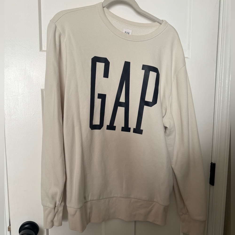 Barely worn Gap crewneck